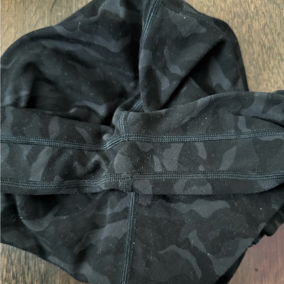 Lululemon Black Camouflage Leggings - Picture 10 of 10